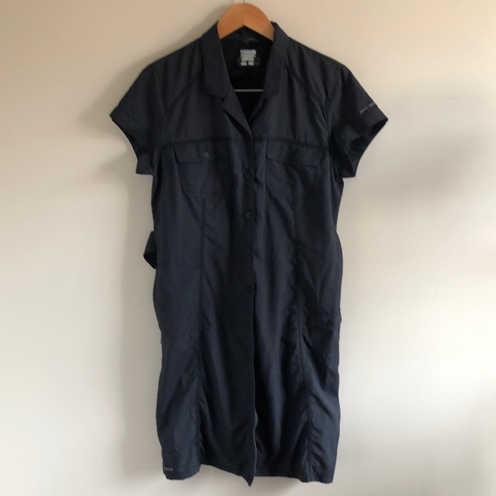 Columbia black athleisure short sleeve dress